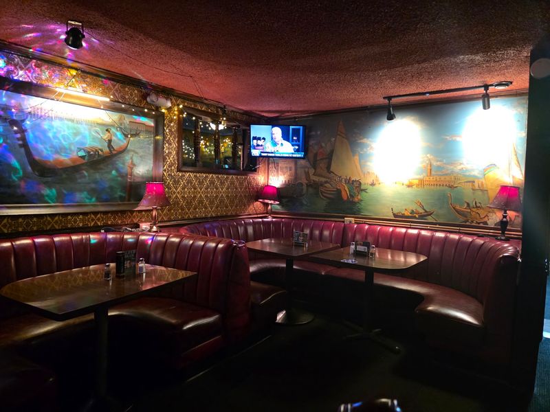 11 Surprisingly Affordable California Steakhouses That Rival 5-Star Restaurants - Decor Hint The Venice Room, Monterey Park