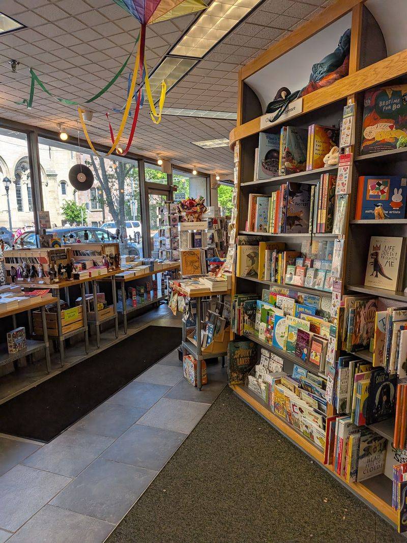 Atticus Bookstore Cafe, New Haven