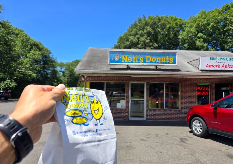 Neil's Donuts, Wallingford