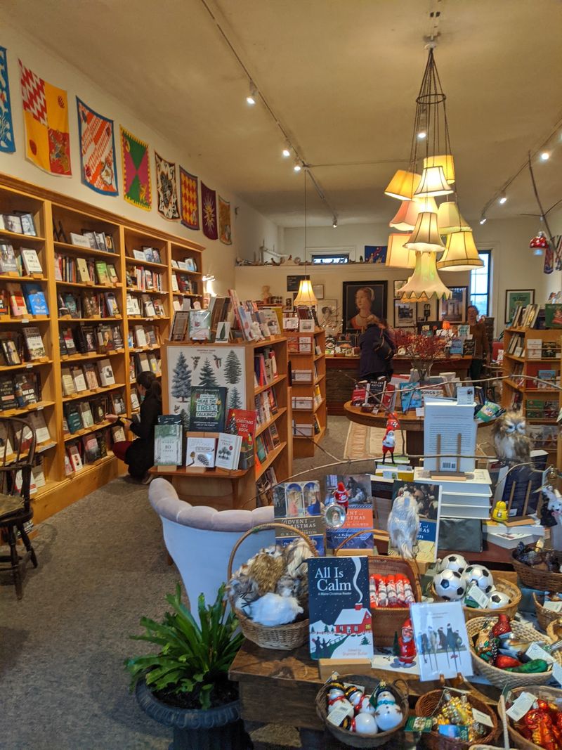 Left Bank Books, Belfast