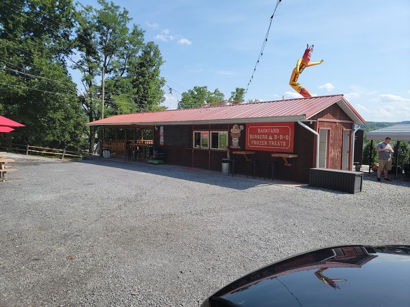 The Backyard Bar-BQ, Morgantown