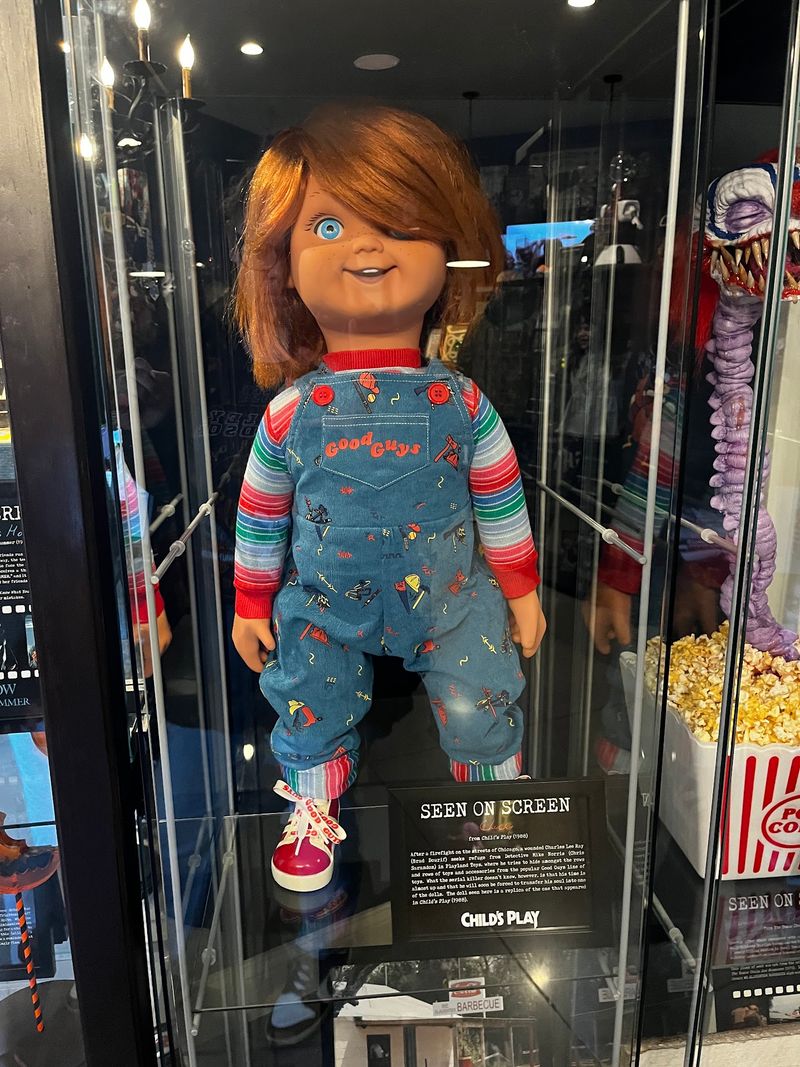 The Eeriest Little Gallery In Kentucky Is Filled With Cryptids And Local Legends - Decor Hint A Stop That Works For Curious Families