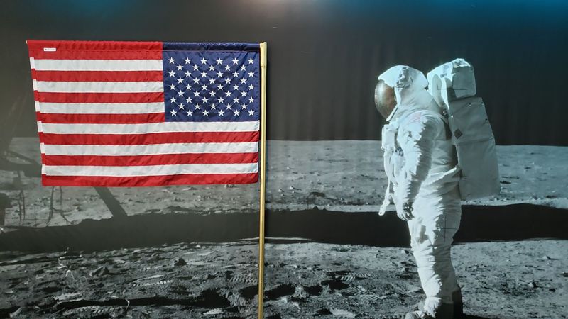 This Florida Science Museum Features America's Second-Largest Planetarium And A Moon Colony Simulator - Decor Hint Weather Demonstrations With Real Florida Attitude