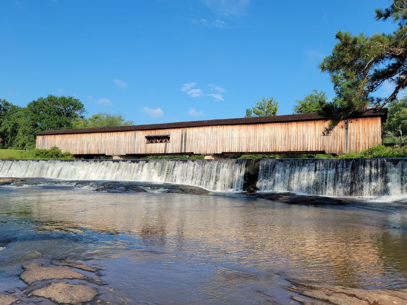Watson Mill Bridge State Park, Comer