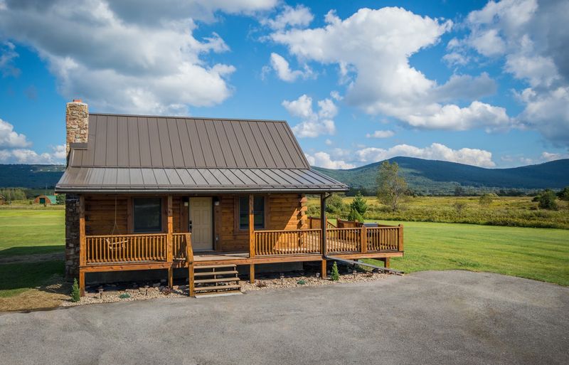 This West Virginia Couples-Only Retreat Is A Short Drive From A Stunning Waterfall - Decor Hint Seven Cabins, Seven Personalities