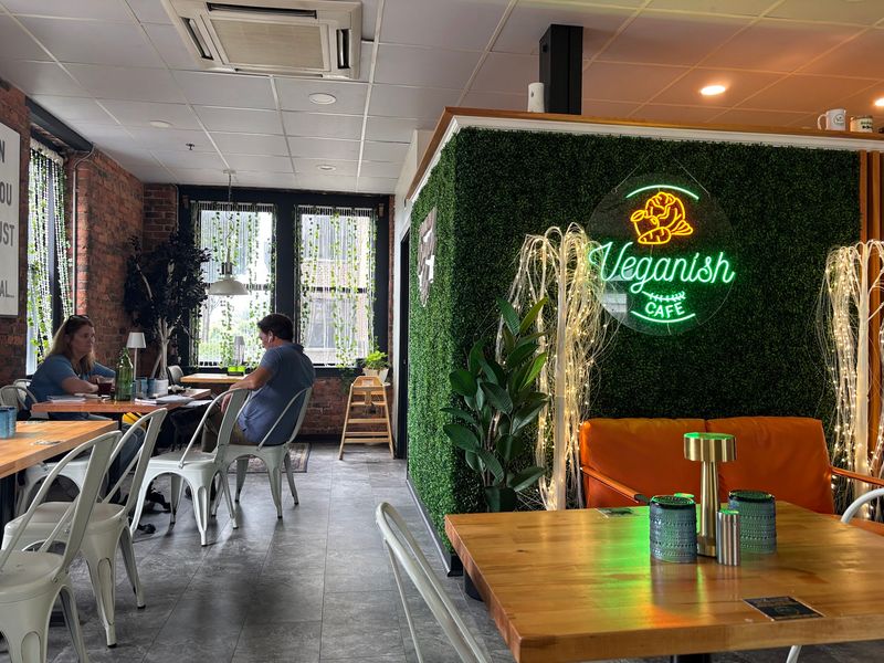 Veganish Cafe, Bridgeport