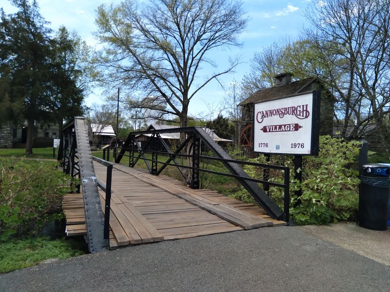 10 Tennessee Destinations Where You Can Have Fun Without Spending A Lot - Decor Hint Cannonsburgh Village, Murfreesboro