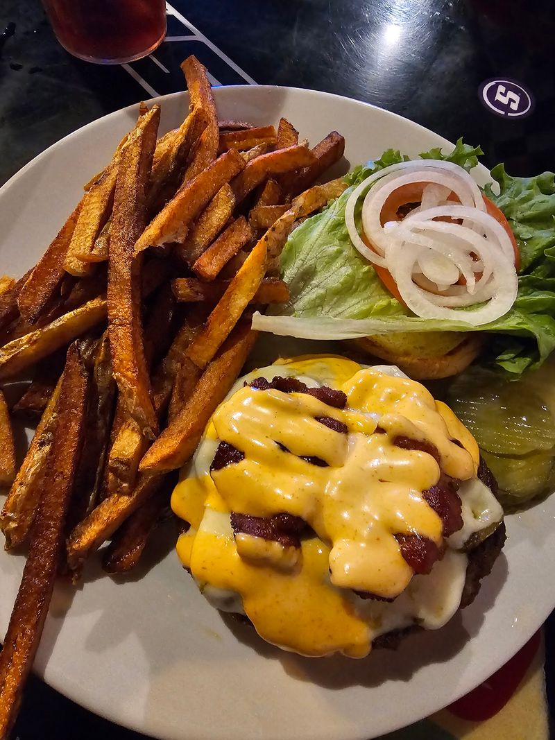 Fuel Grill, Gordon