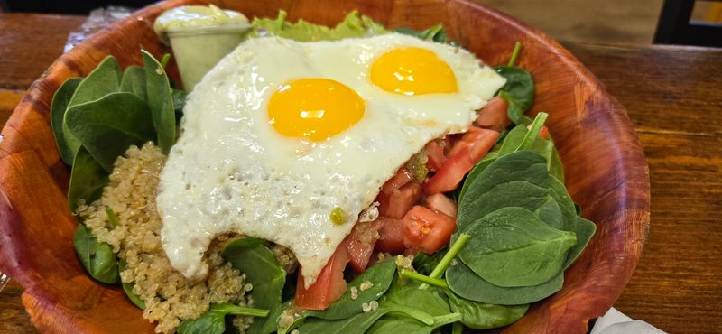 A Small Connecticut Cafe Quietly Serving Some Of The Best Comfort Food Around - Decor Hint Fresh Ingredients In Every Dish