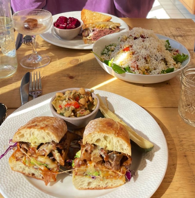 The Tin Peddler, North Stonington