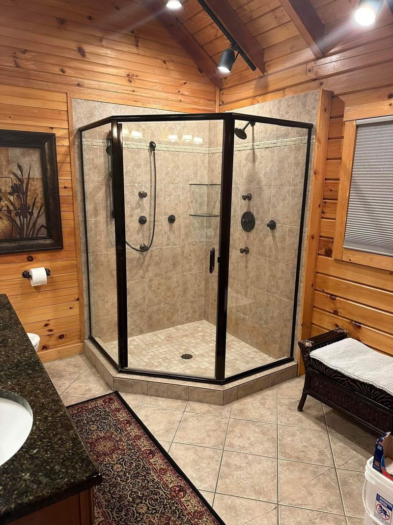 This West Virginia Couples-Only Retreat Is A Short Drive From A Stunning Waterfall - Decor Hint Heated Floors And Little Luxuries