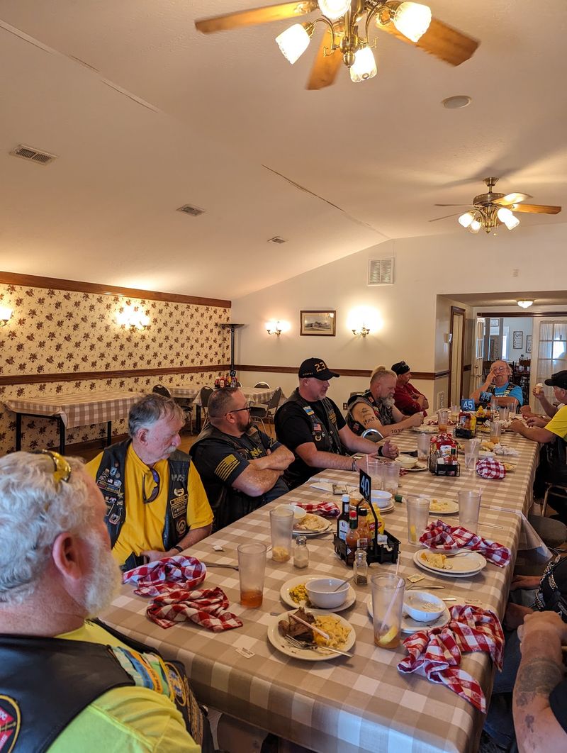 This Kentucky Amish-Style All-You-Can-Eat Buffet Is Worth The Long Drive - Decor Hint Why The Long Drive Sticks With You