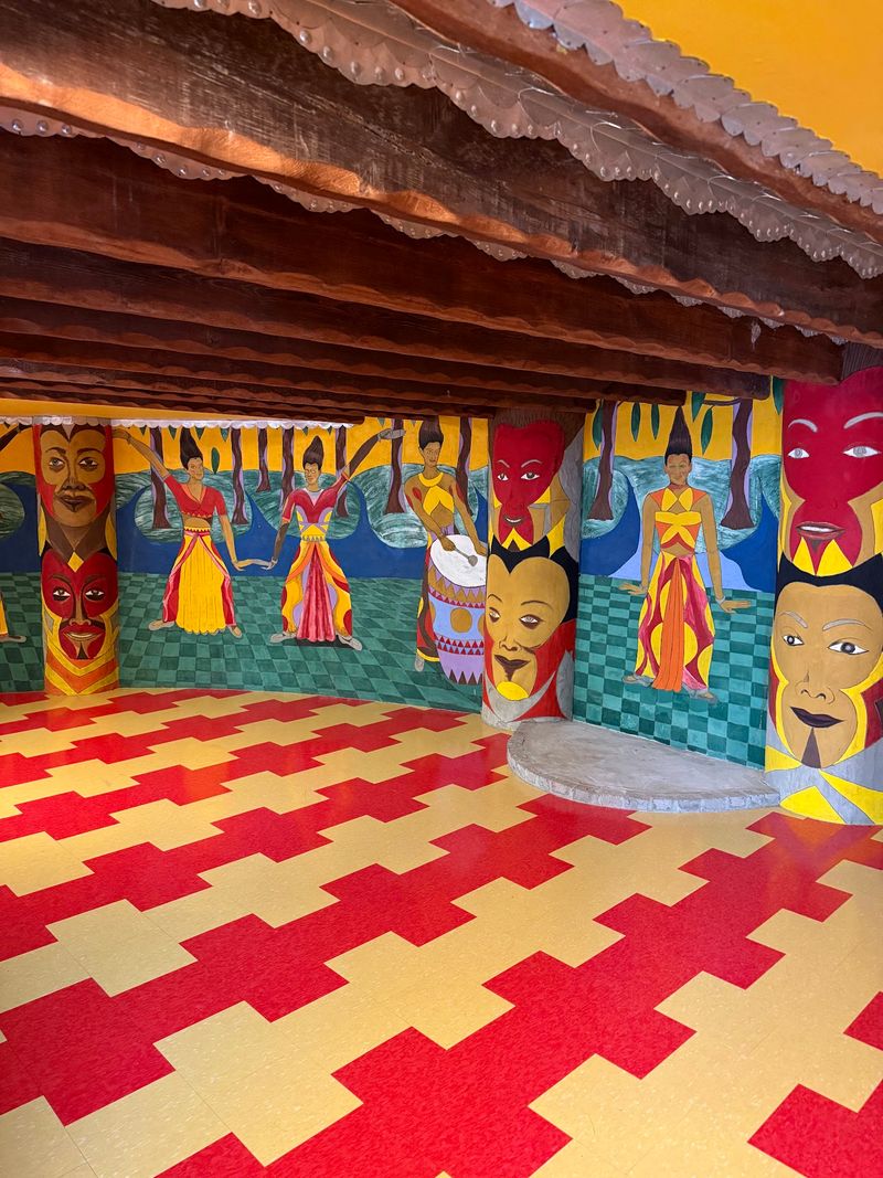 Cultural Influences From Around The World In One Yard