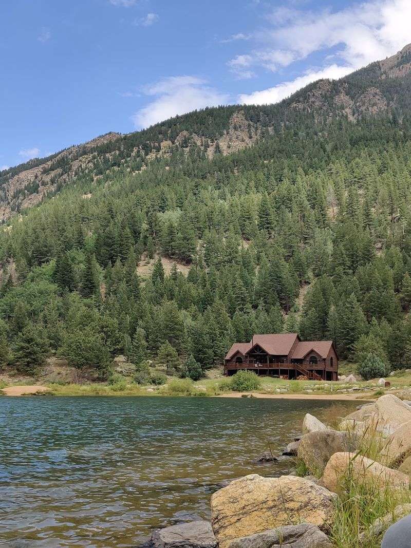 10 Scenic Mountain Towns In Colorado That Are Perfect For Wallet-Friendly Escapes - Decor Hint Georgetown