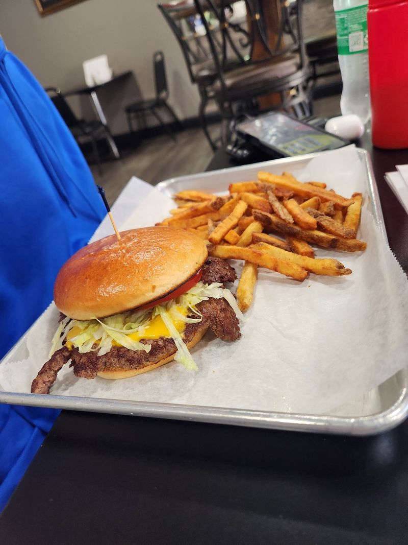 11 Burger Spots In West Virginia You’ll Wonder Why You Haven’t Tried Yet - Decor Hint Grill250, Fairmont