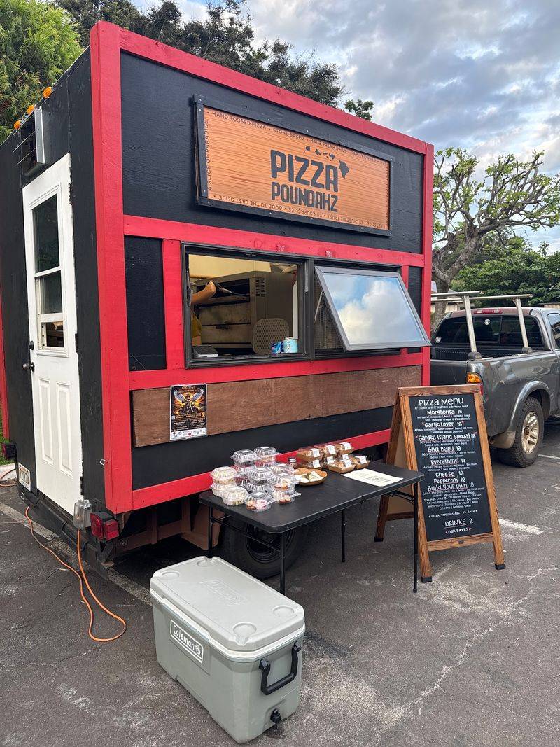 Pizza Poundahz, Koloa