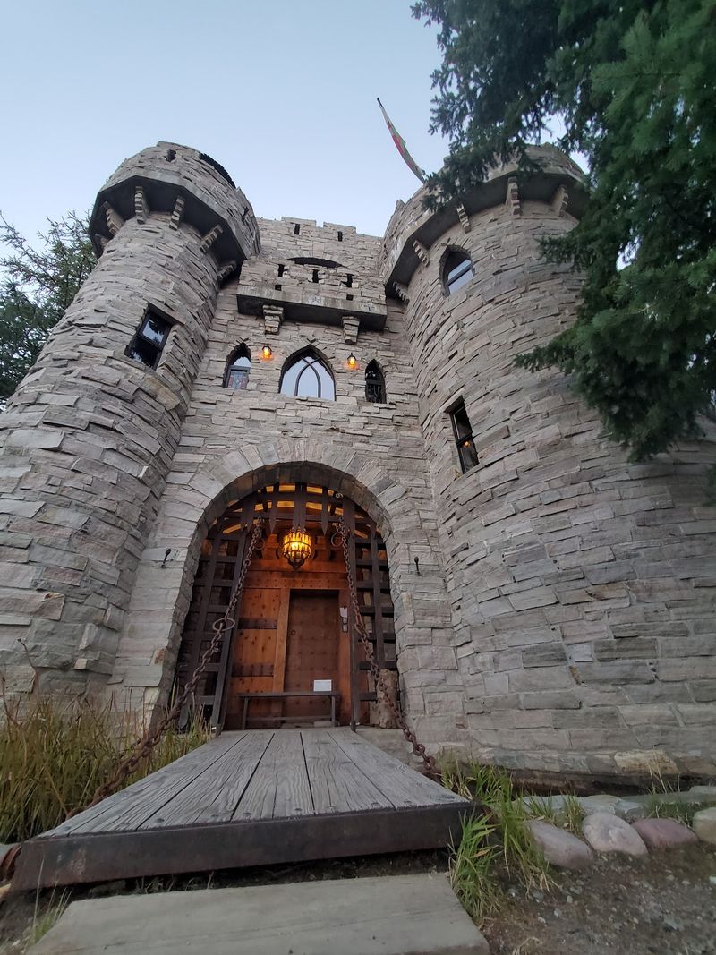 These 9 Unique Buildings In Idaho Look Like Nothing Else In The State - Decor Hint Schweitzer Castle And Chateau De Melusine, Sandpoint