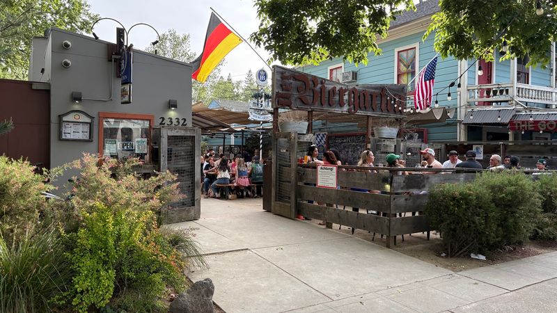 Der Biergarten, Sacramento