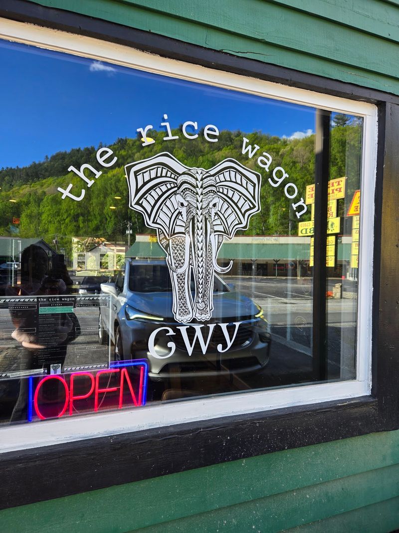 This Cherokee, North Carolina Restaurant Serves Crispy Chicken Katsu And Heaping Hawaiian Plate Lunches - Decor Hint Leave With A New Favorite Stop For Island-Style Comfort Food