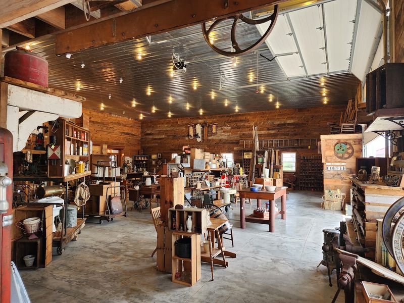11 Nebraska Day Trips That Feel Wonderfully Weird In The Best Way - Decor Hint Grain Bin Antique Town, North Platte