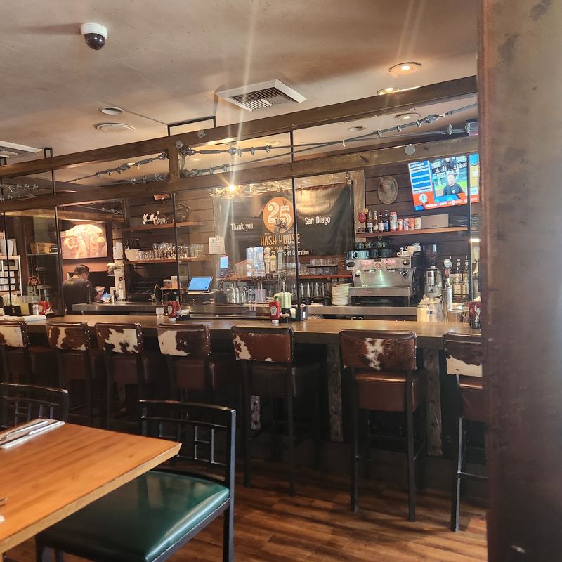 Hash House A Go Go, Breakfast That Reaches For The Ceiling