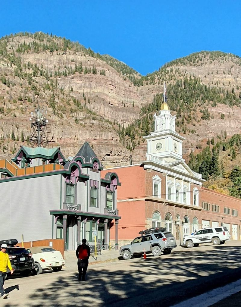 10 Scenic Mountain Towns In Colorado That Are Perfect For Wallet-Friendly Escapes - Decor Hint Ouray