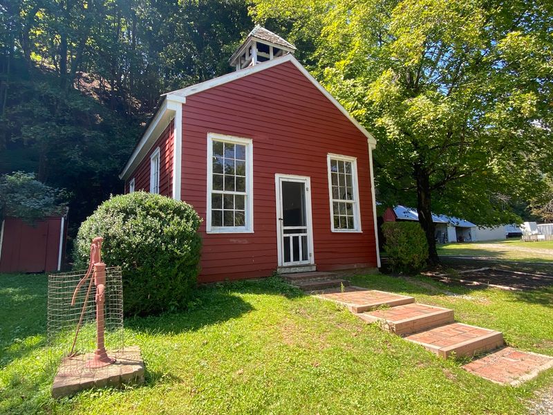 11 New Jersey Day Trips That Feel Like A Vacation Without Going Far - Decor Hint Red Mill Museum Village, Clinton
