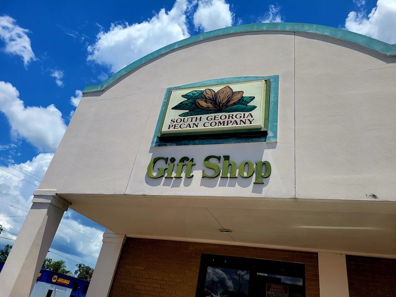 9 Old-Fashioned Georgia Markets Worth Driving Across The State For - Decor Hint South Georgia Pecan Company, Valdosta