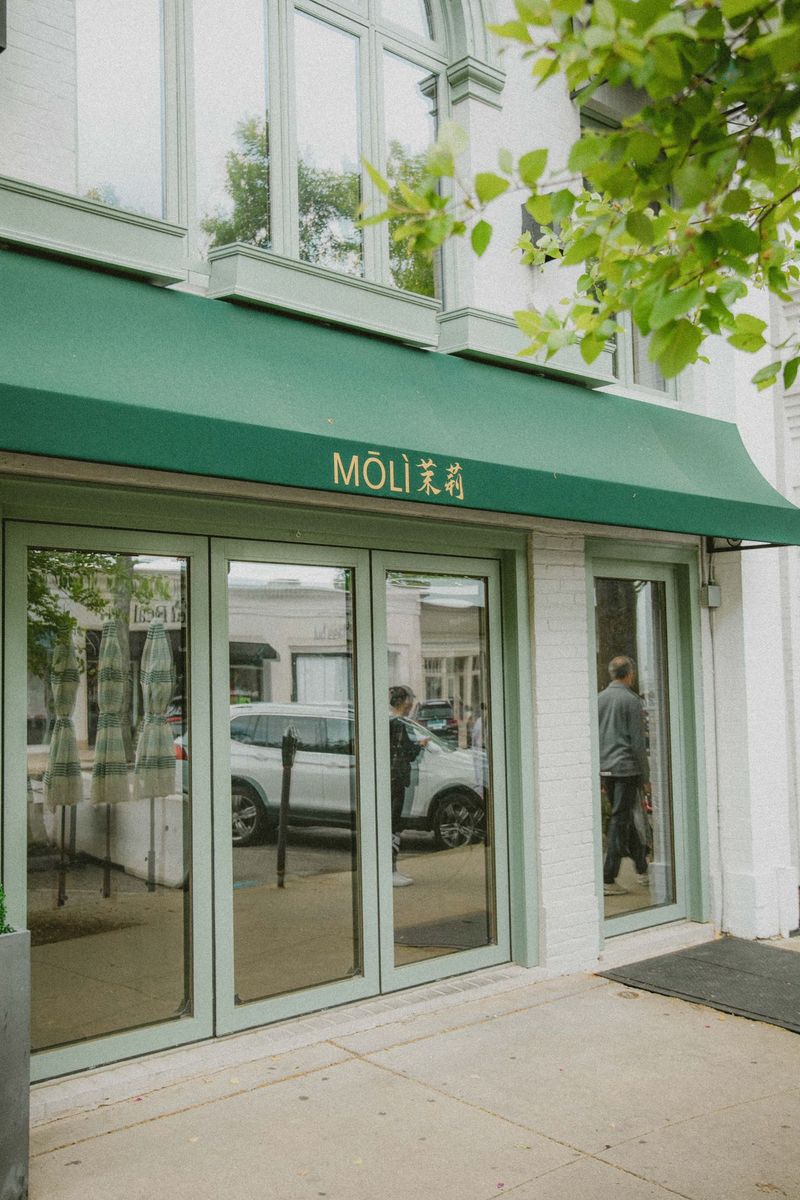 MŌLÌ, Greenwich