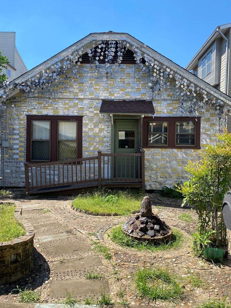 9 Texas Day Trips That Go Beyond The Usual Tourist Attractions - Decor Hint Beer Can House, Houston