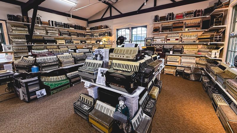 Most People Have No Idea This Charming Accordion Museum Exists In Connecticut - Decor Hint Preserving A Forgotten Musical Tradition