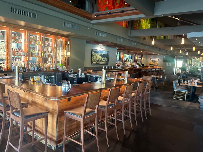 The Shoreline Room For Groups