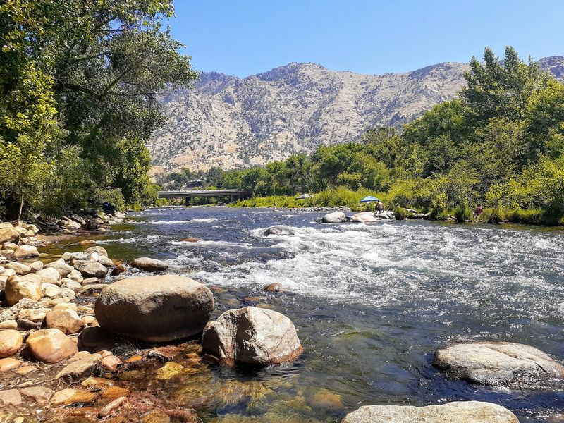 12 Surprisingly Affordable Small California Towns To Visit Before Summer Ends - Decor Hint Kernville, River Days On A Shoestring