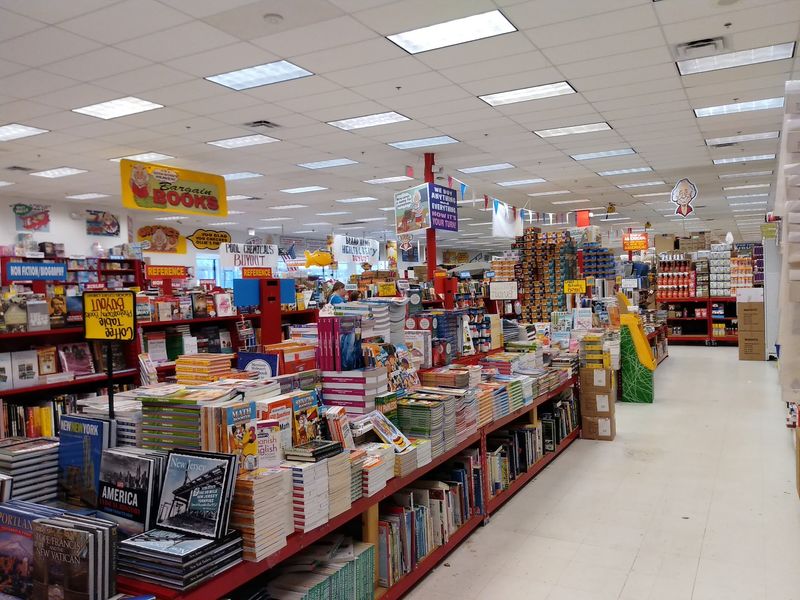 This North Carolina Bargain Store Sells Name-Brand Finds For Up To 70% Less - Decor Hint Give Yourself Time Because The Inventory Changes Constantly