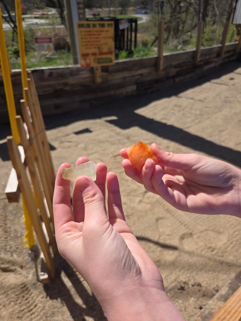 Agate Alley Gem Mine