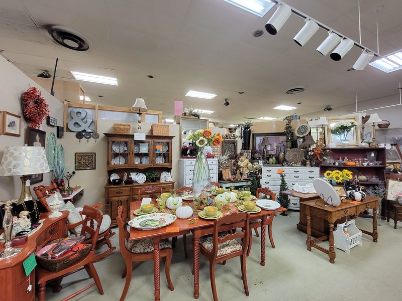 A Shelbyville Road Stop Full Of Second Chances