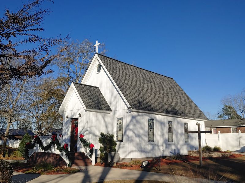 This Little Georgia Town May Have The Funniest Name In The State - Decor Hint A Tiny Chapel Built By Neighbors