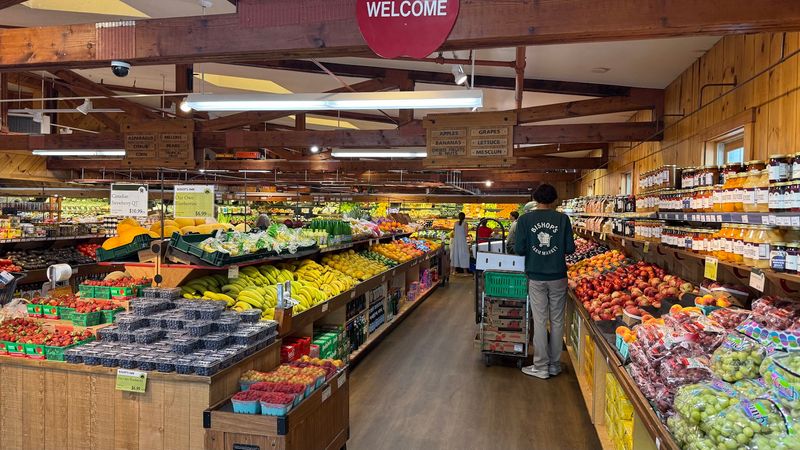 10 Fruit Farms In Connecticut That Belong On Your Summer Bucket List - Decor Hint Bishop's Orchards Farm Market & Winery, Guilford