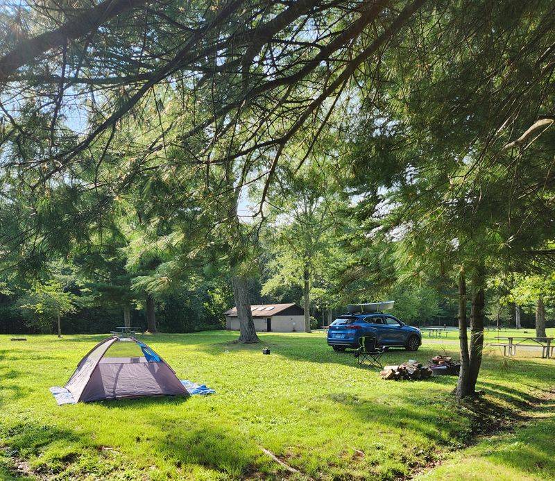 Lake Waramaug State Park Campground, New Preston