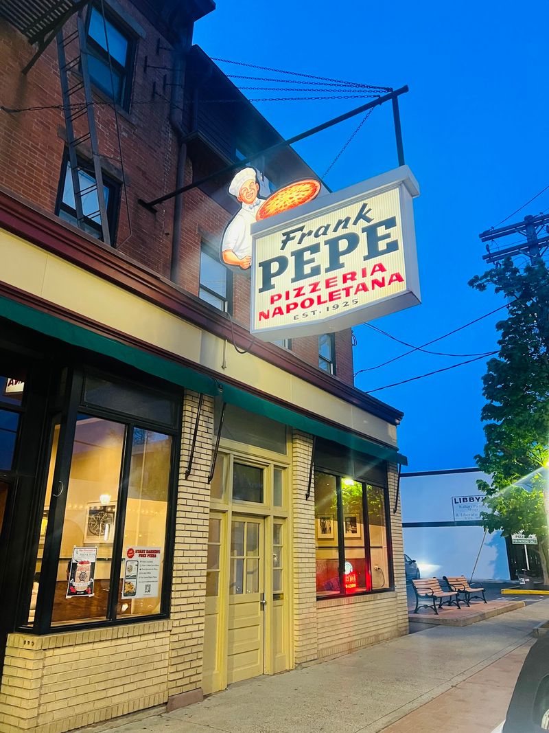 Frank Pepe Pizzeria Napoletana, New Haven