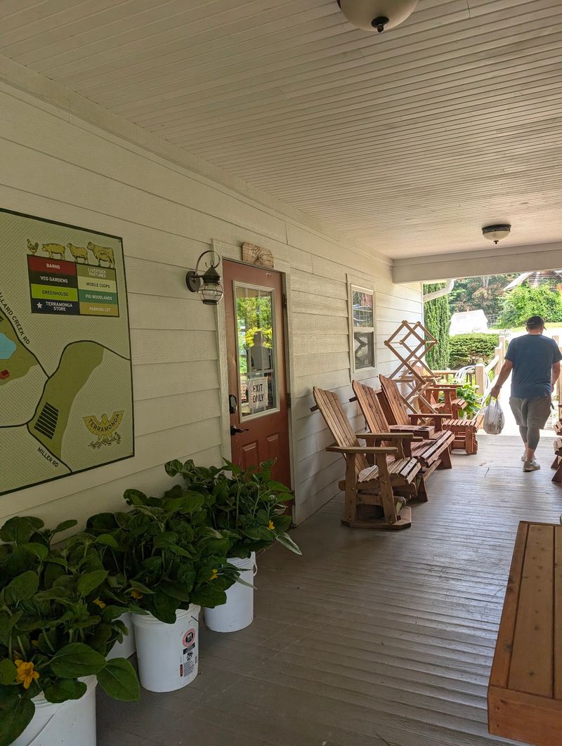 Leave With Lunch, Groceries, And A Better Backroad Story
