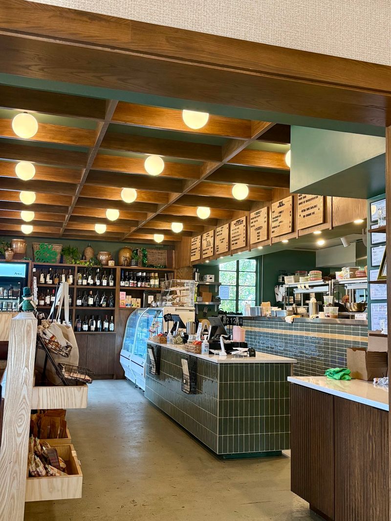 Sister Sister Deli & Market, Beaufort