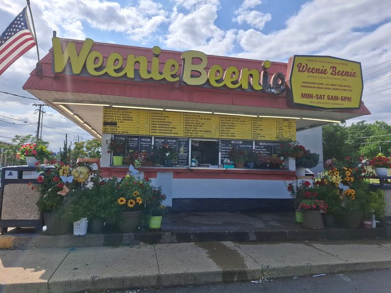 Weenie Beenie, Arlington