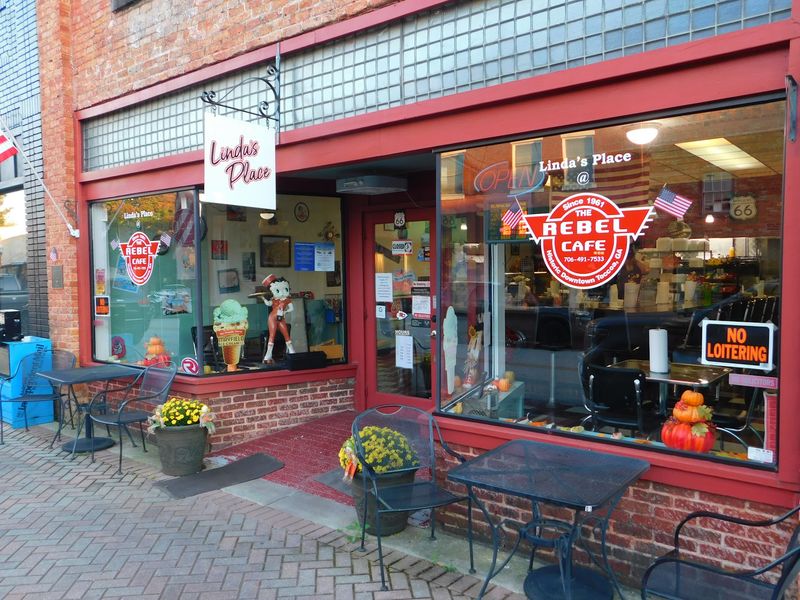 Linda's Place At The Rebel, Toccoa