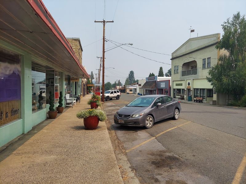 13 Quiet California Mountain Towns That Haven’t Been Spoiled By Tourists Yet - Decor Hint Etna, Siskiyou County