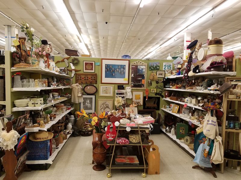 Maumee Antique Mall 