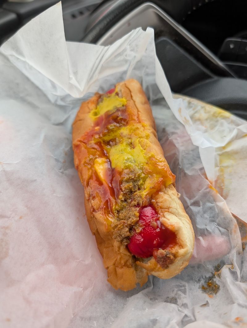 This North Carolina Grill Serves Hot Dogs So Good The Woman Making Them Has Her Own Nickname - Decor Hint Order The Bright Leaf Red Hot Dog That Keeps Regulars Coming Back