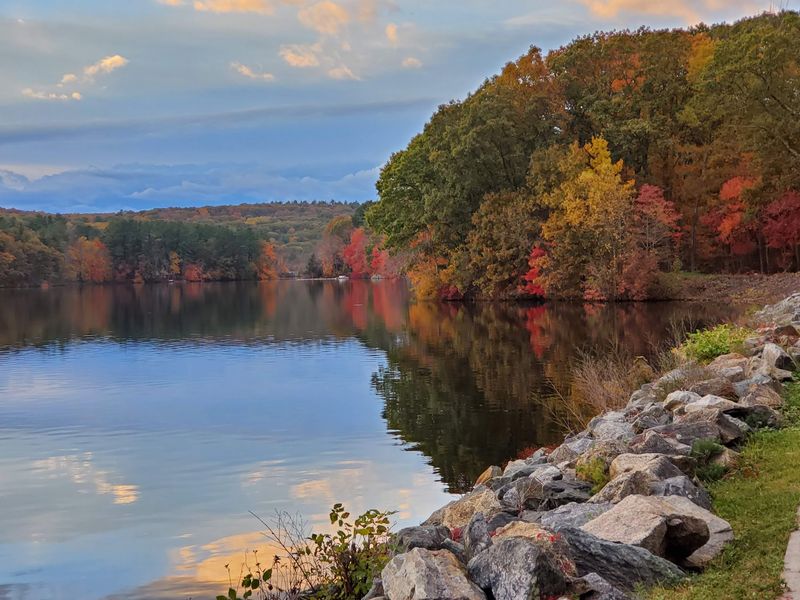These 10 Rhode Island Lake Beaches Are Too Beautiful To Pass Up - Decor Hint Stump Pond, Smithfield