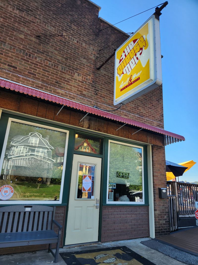 11 Burger Spots In West Virginia You’ll Wonder Why You Haven’t Tried Yet - Decor Hint The Cheese Melt Grill And Bar, Wheeling