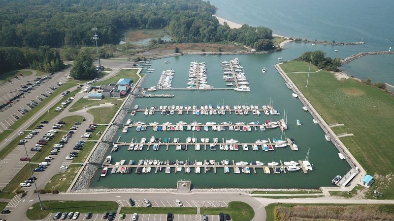 The Ohio Lake Town That Residents Say Has Been Overtaken By Summer Tourists - Decor Hint 916 Locals Versus A Million Tourists